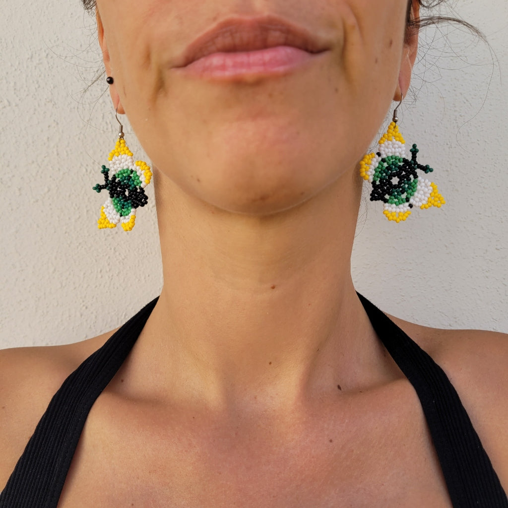Brinco de Miçanga Verde Amarelo Preto e Branco Povo Kanela