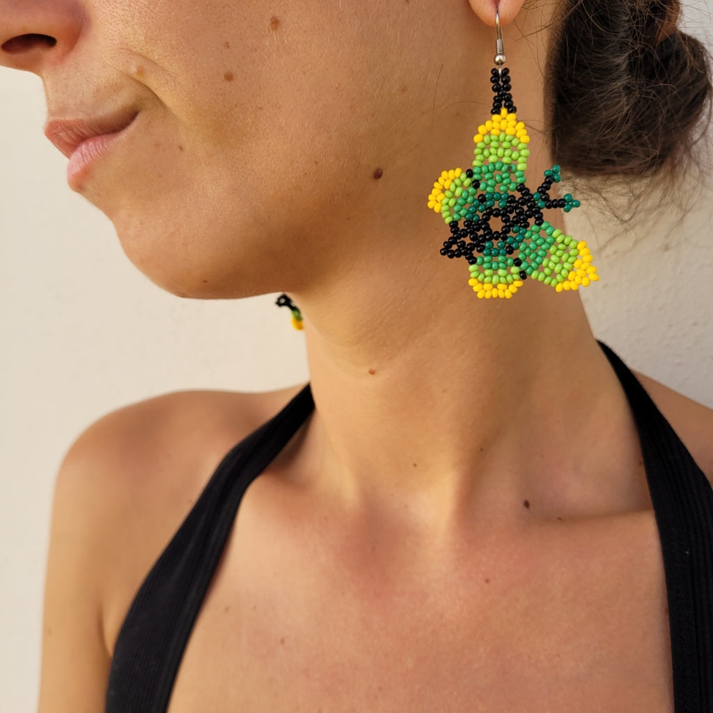Brinco de Miçanga Verde Amarelo e Preto Povo Kanela