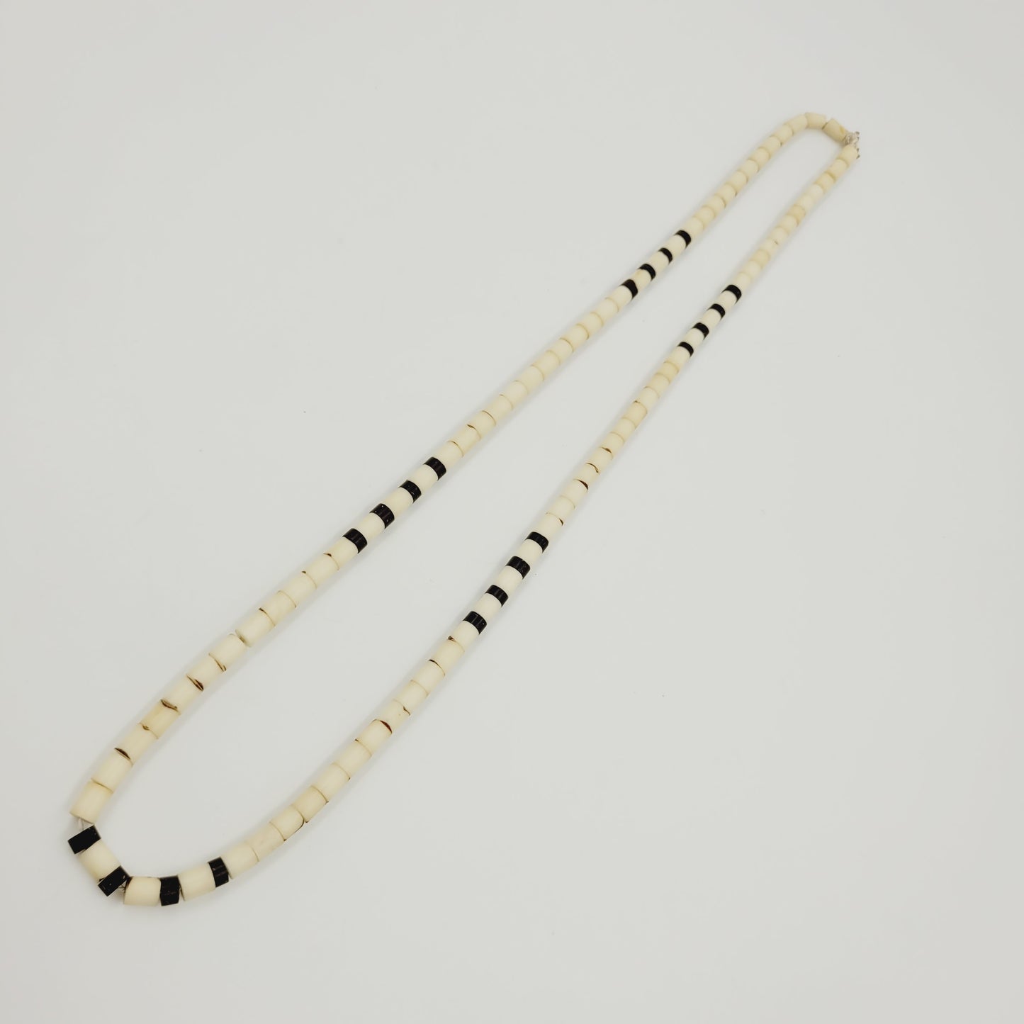 Colar Indígena de Sementes Açai e Tucumã Apurinã