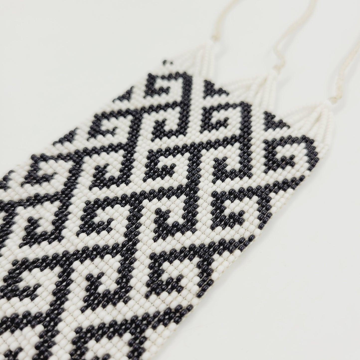 Pulseira de Miçanga Preta e Branca Ajustável Povo Tapirapé
