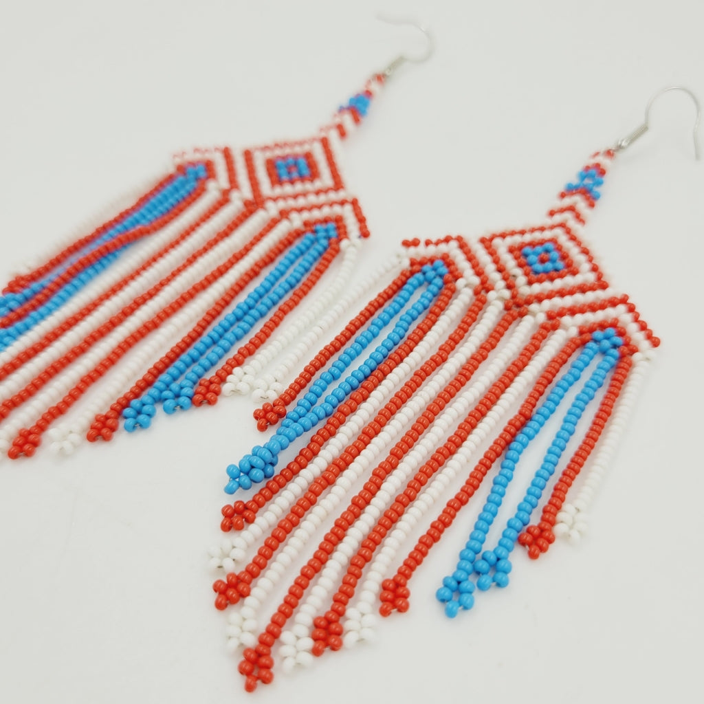 Brinco Azul e Vermelho de Miçanga Kayapó