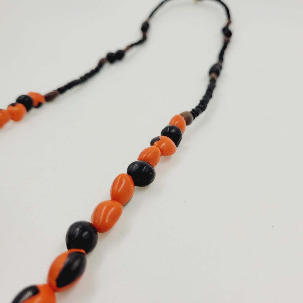 Colar em Semente Preto e Laranja Povo Rikbaktsa