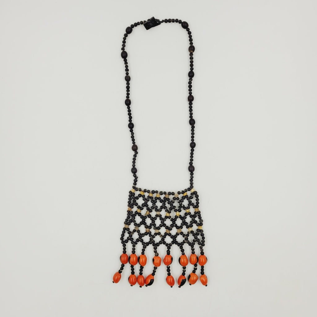 Colar de Sementes Preto e Vermelho Povo Rikbaktsa