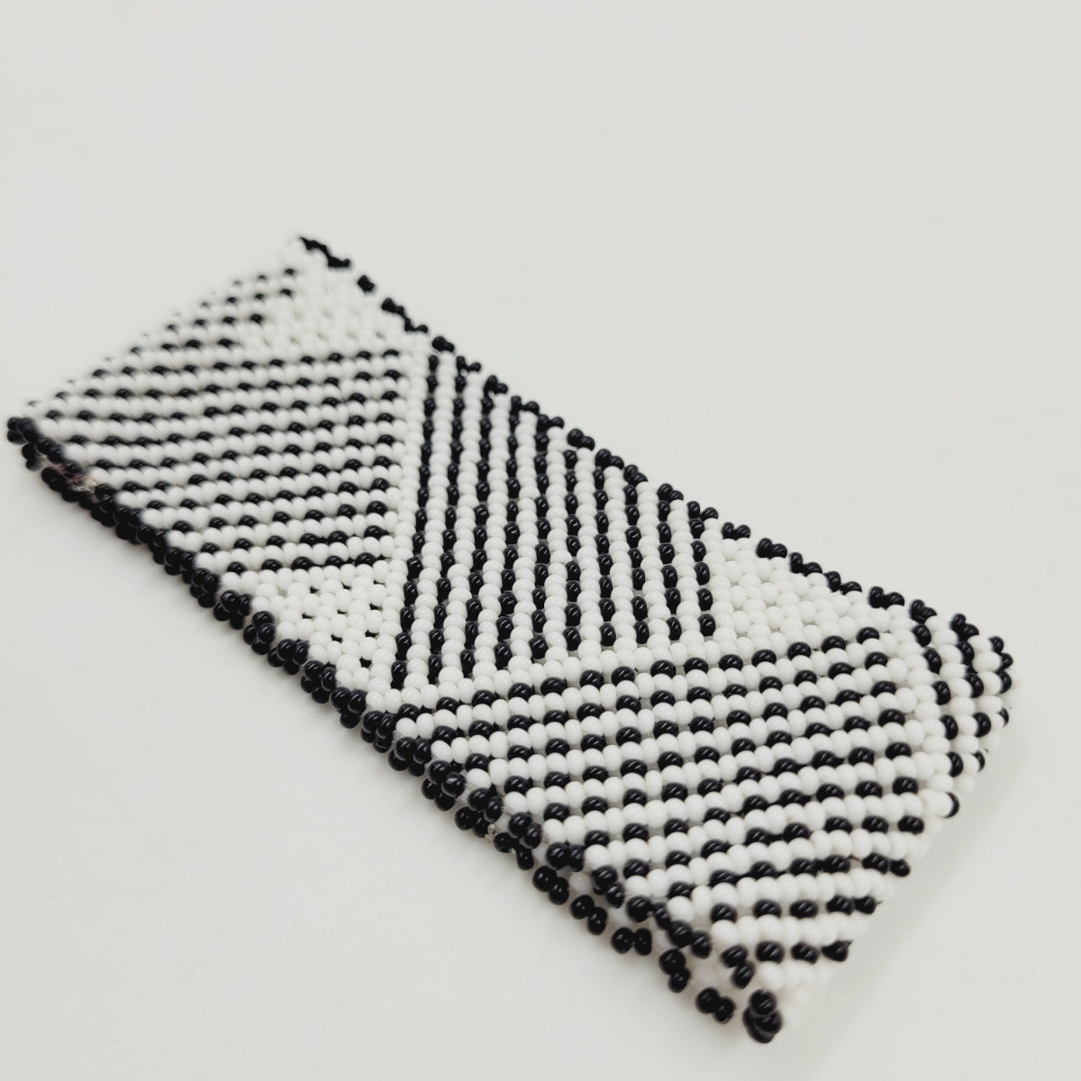 Pulseira Preto e Branco Miçanga Waura