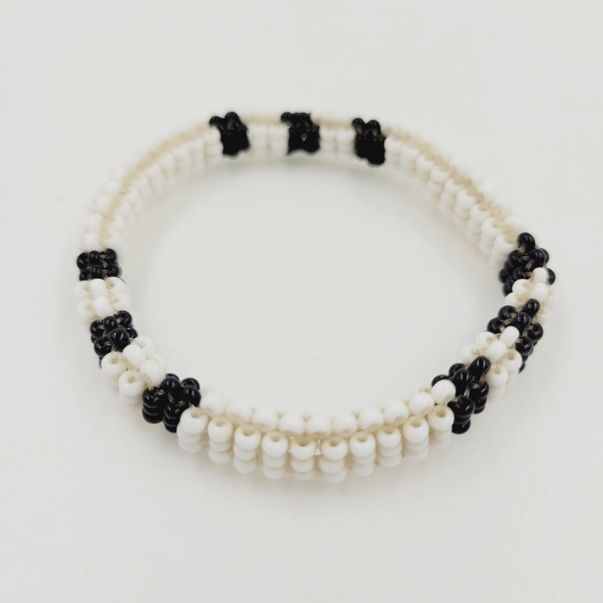 Pulseira Fina Preta e Branca Povo Waura