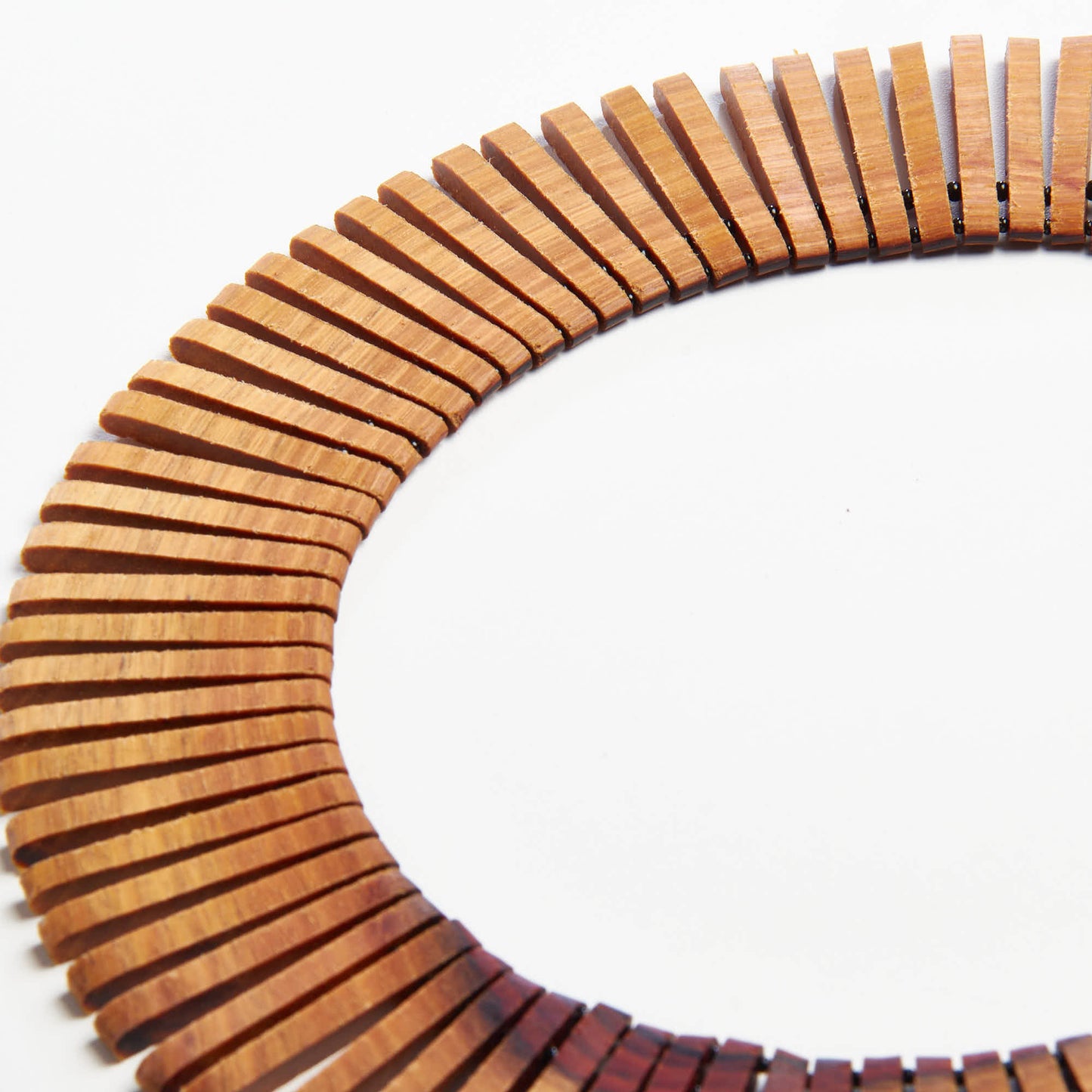 Colar Indígena de Madeira Jacarandá Povo Xakriabá