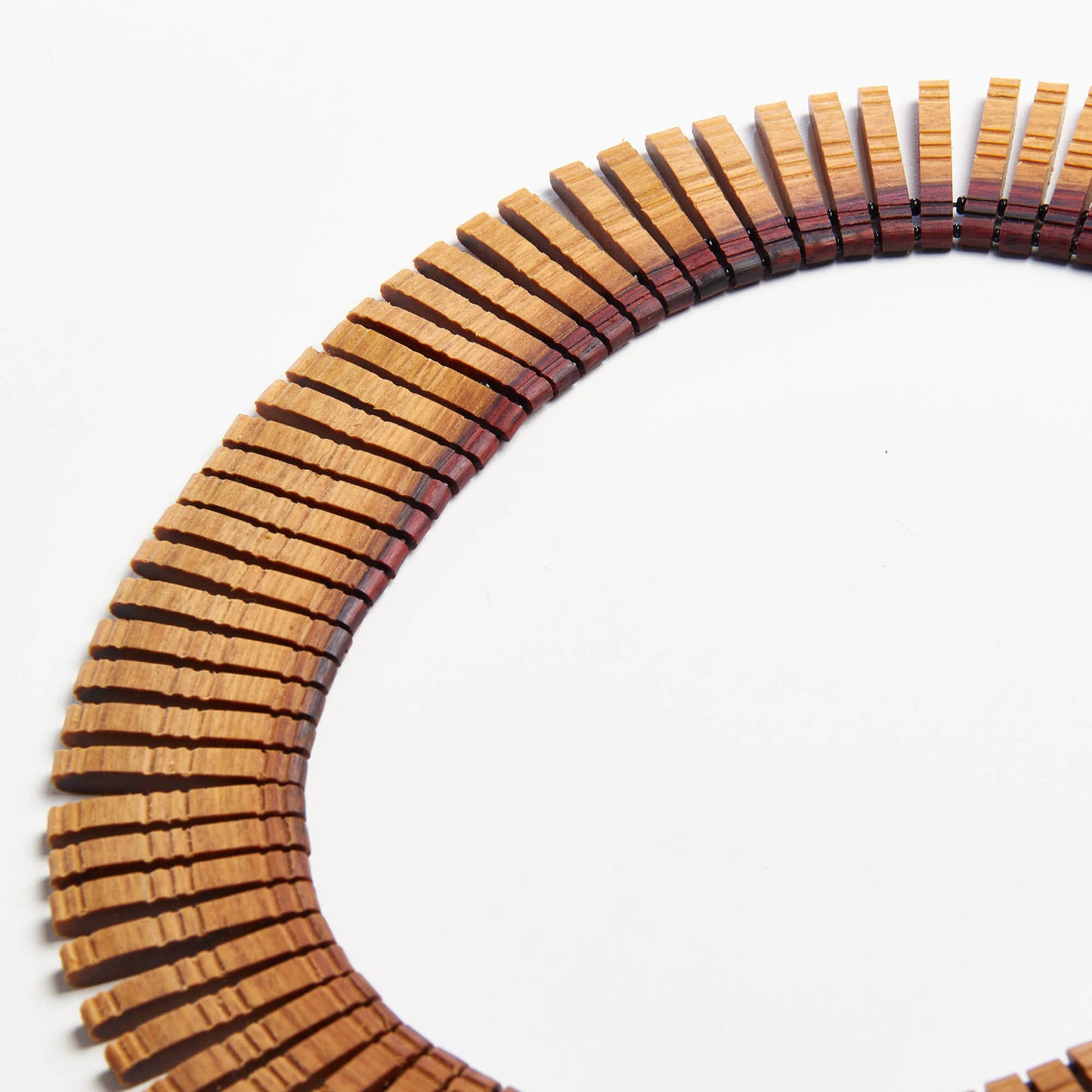 Colar Indígena de Madeira Jacarandá Povo Xakriabá