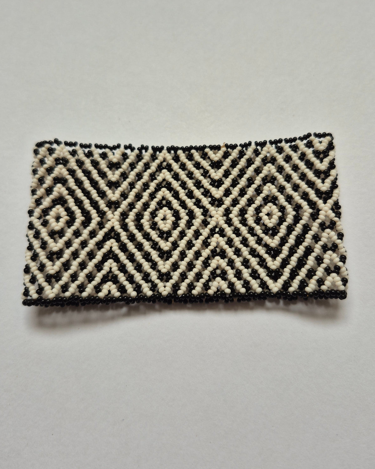 Pulseira de Miçanga Branco e Preta Povo Waura