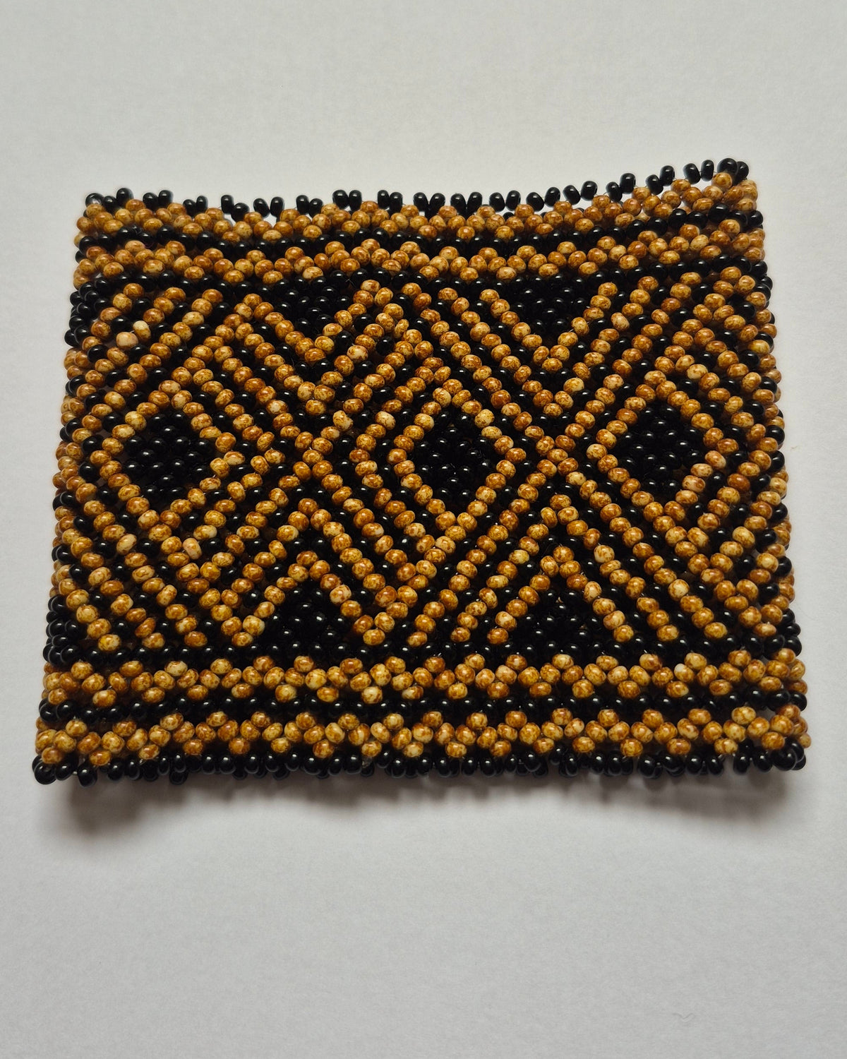 Pulseira de Miçanga Preta e Marrom Povo Kamayurá