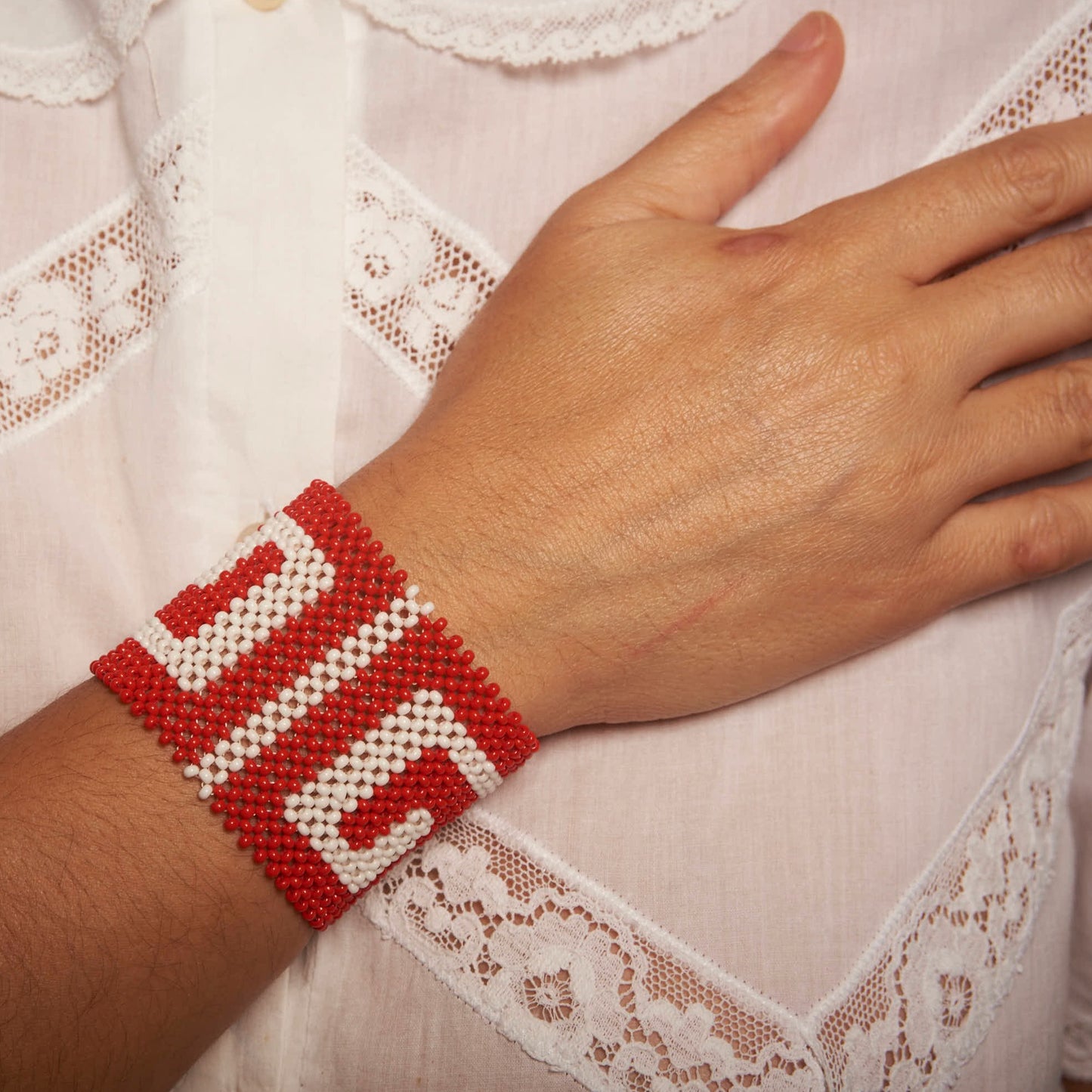 Pulseira de Miçanga Vermelha e Branca Povo Kayapó