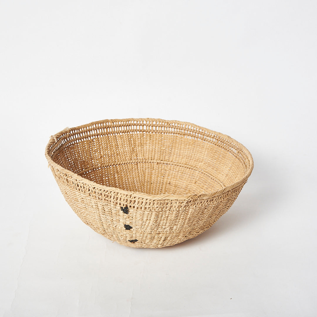 Cesto Indígena Preto e Bege Povo Yanomami