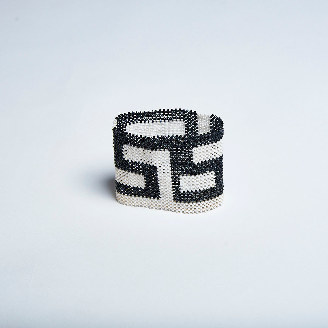 Pulseira de Miçanga Preta e Branca Kayapó