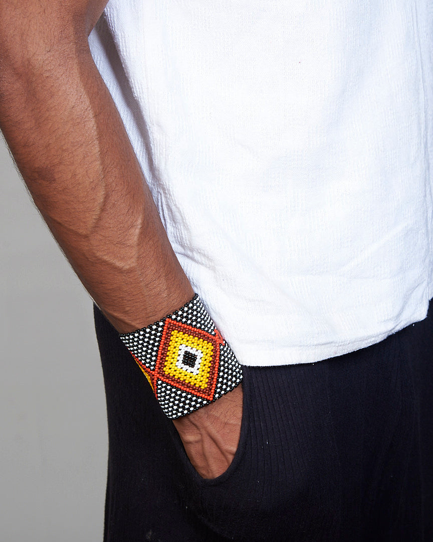 Pulseira de Miçanga Colorida fio Elástico Povo Kamayurá