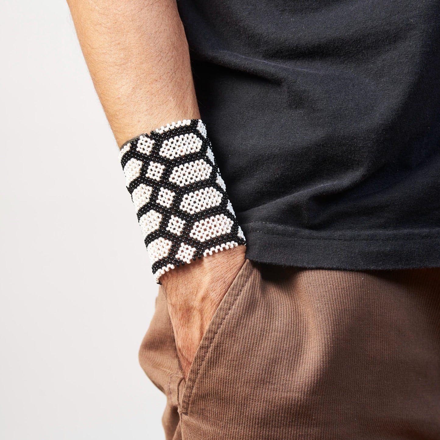 Pulseira Miçanga de Vidro Preto e Branco