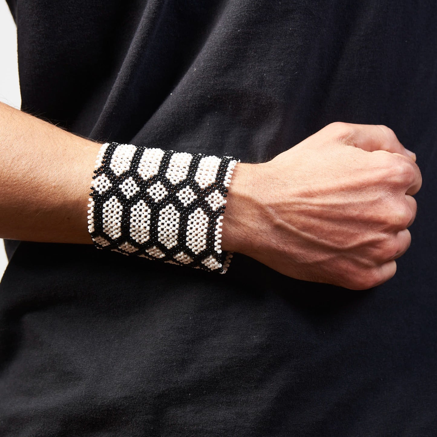 Pulseira Miçanga de Vidro Preto e Branco