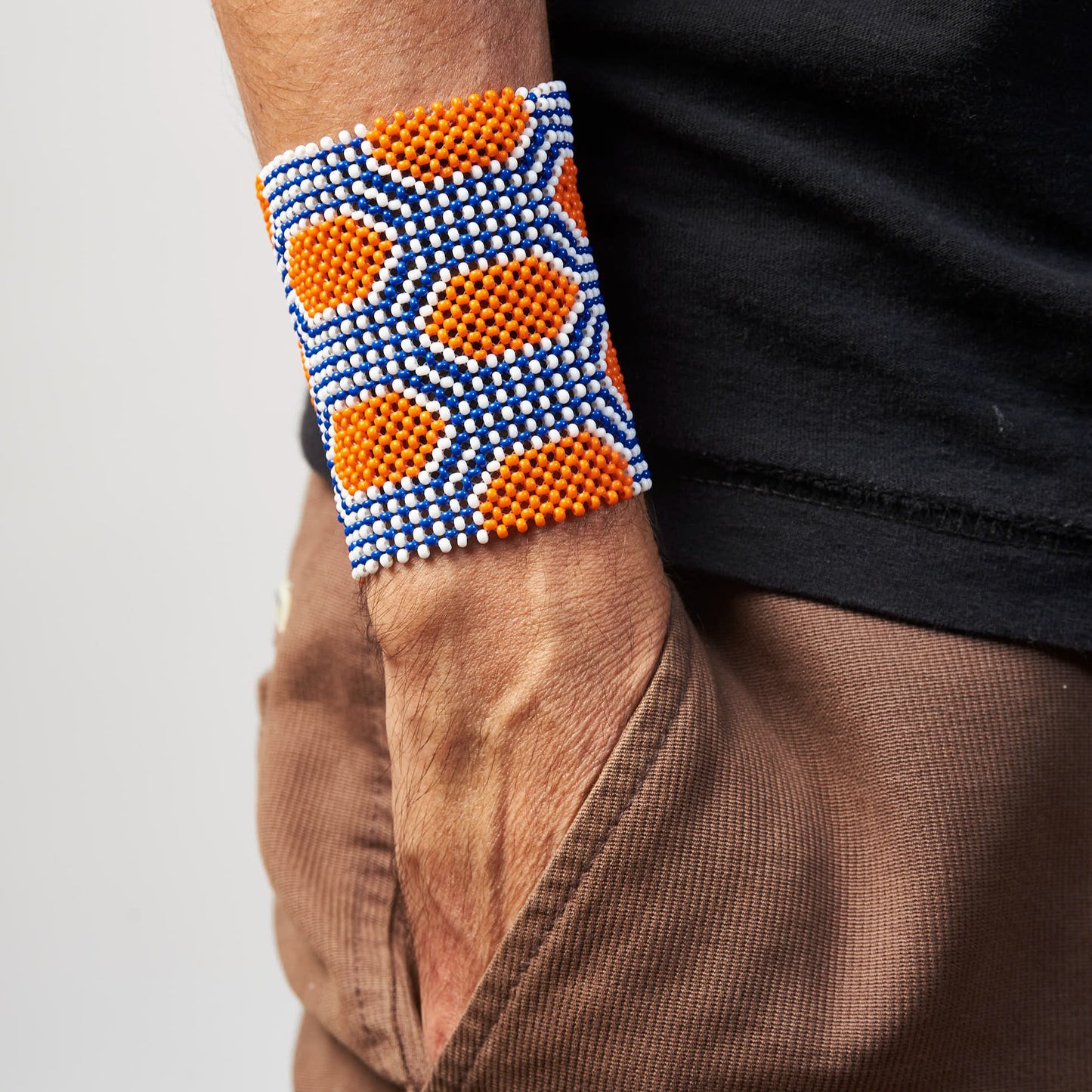 Pulseira de Miçanga Azul e Laranja Artesanal Kayapó