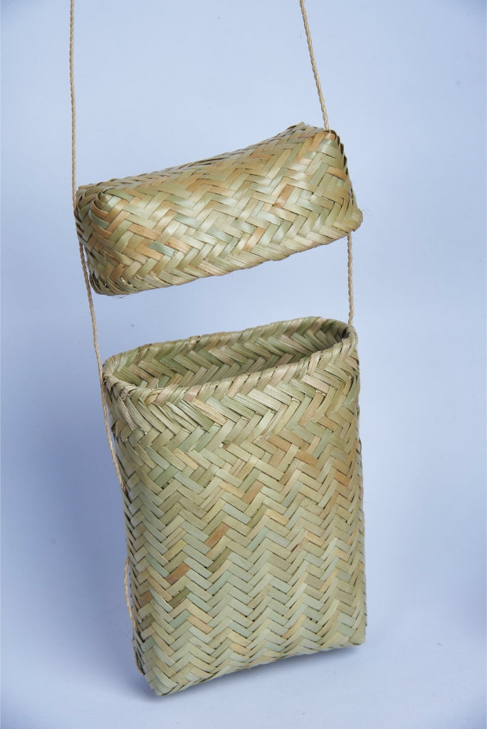 Bolsa Pequena Artesanal de Fibra Kanela