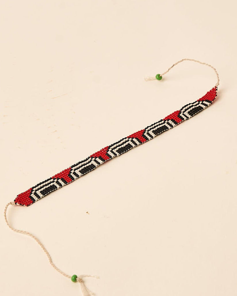 Pulseira de Miçanga Ajustável Waura Preta, Branca e Vermelha · 16 a 23 cm