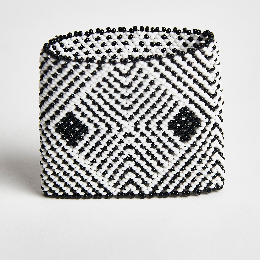 Pulseira de Miçanga Preto e Branca de Vidro Waura