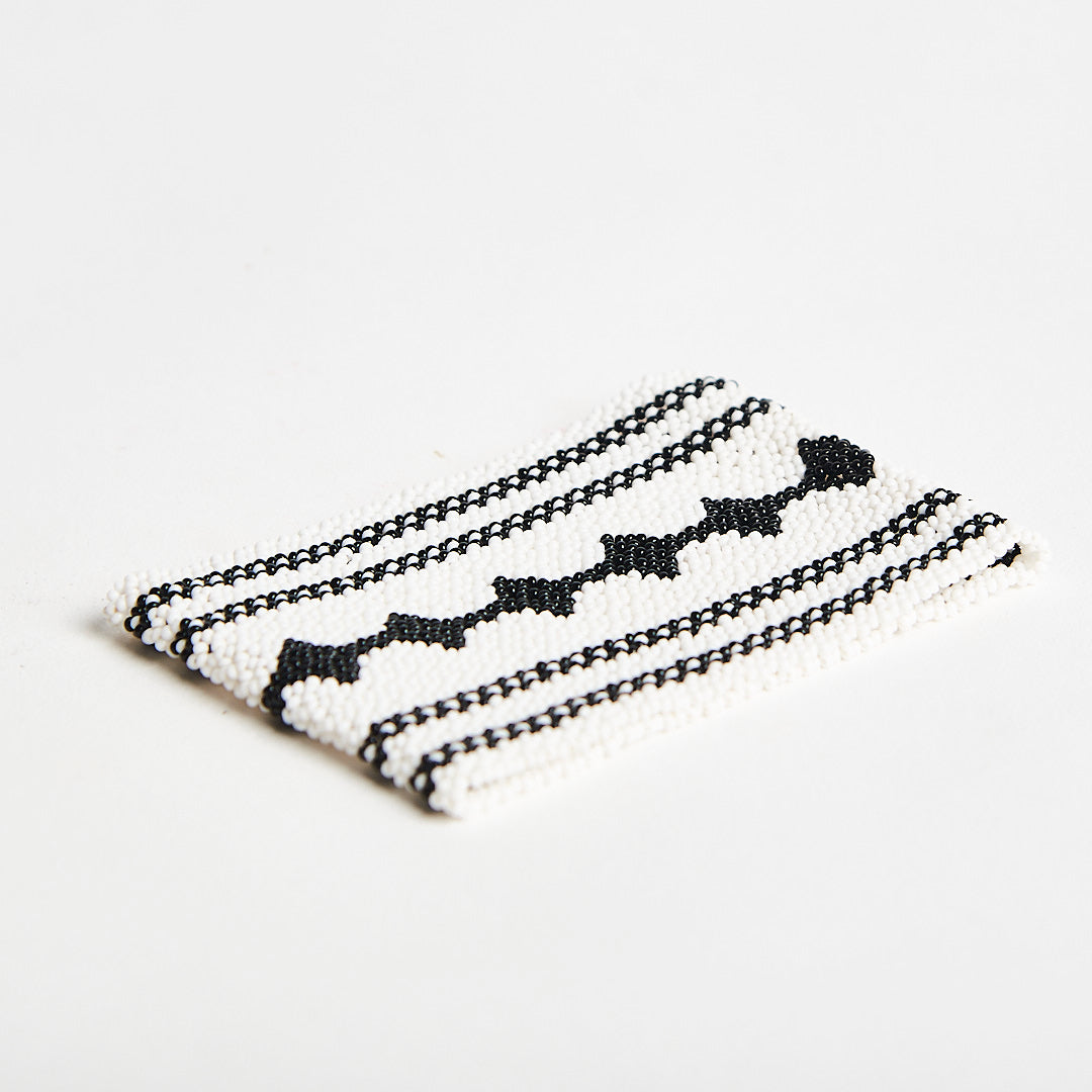 Pulseira de Miçanga Preta e Branca Kayapó