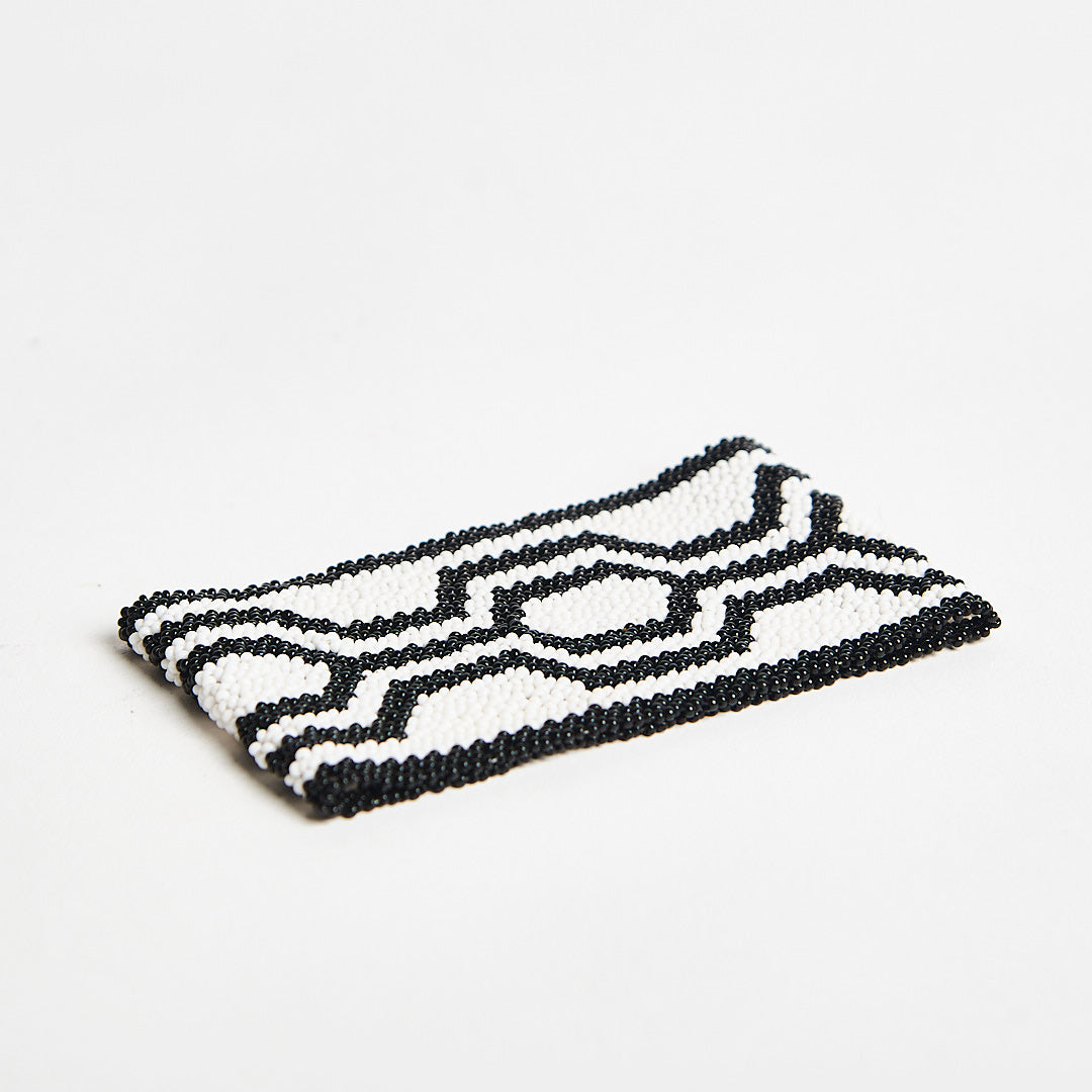 Pulseira de Miçanga Preta e Branca Kayapó
