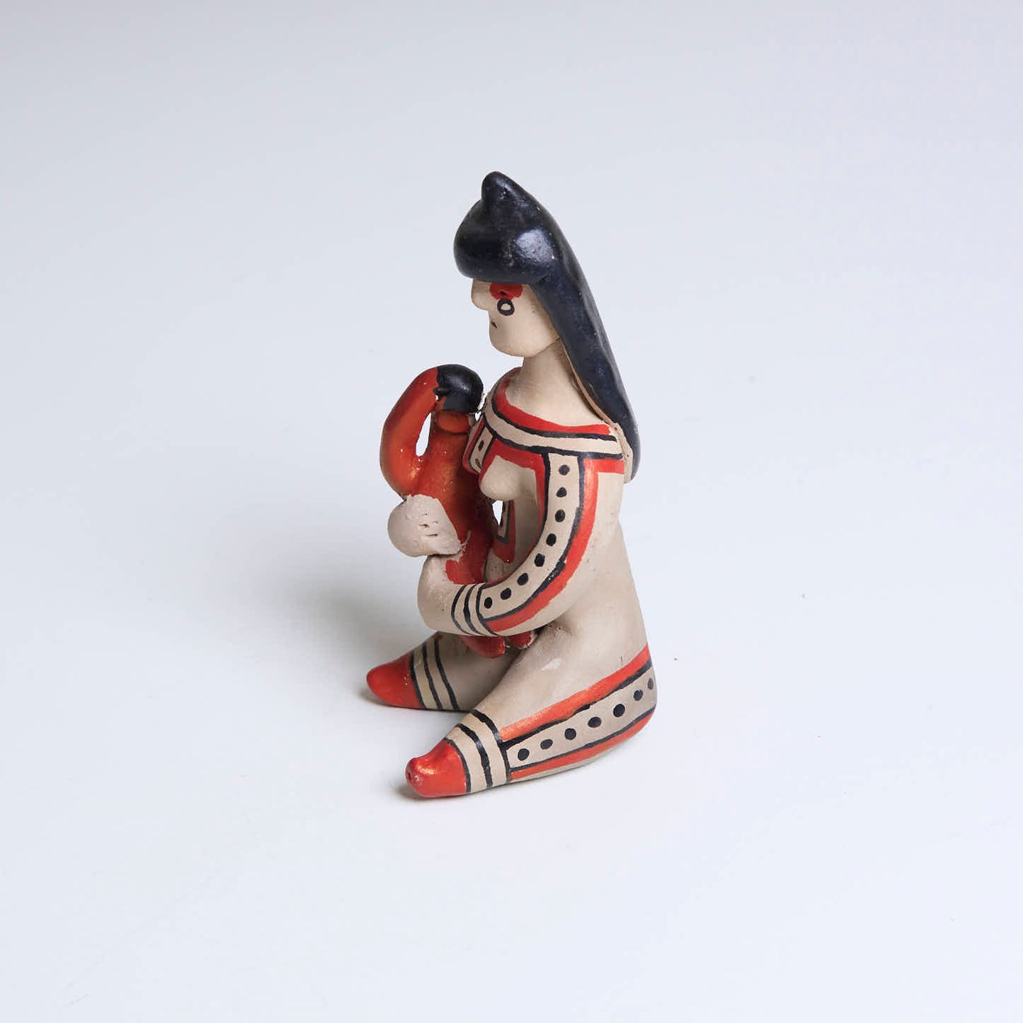 Boneca de cerâmica Ritxoko Povo Karajá