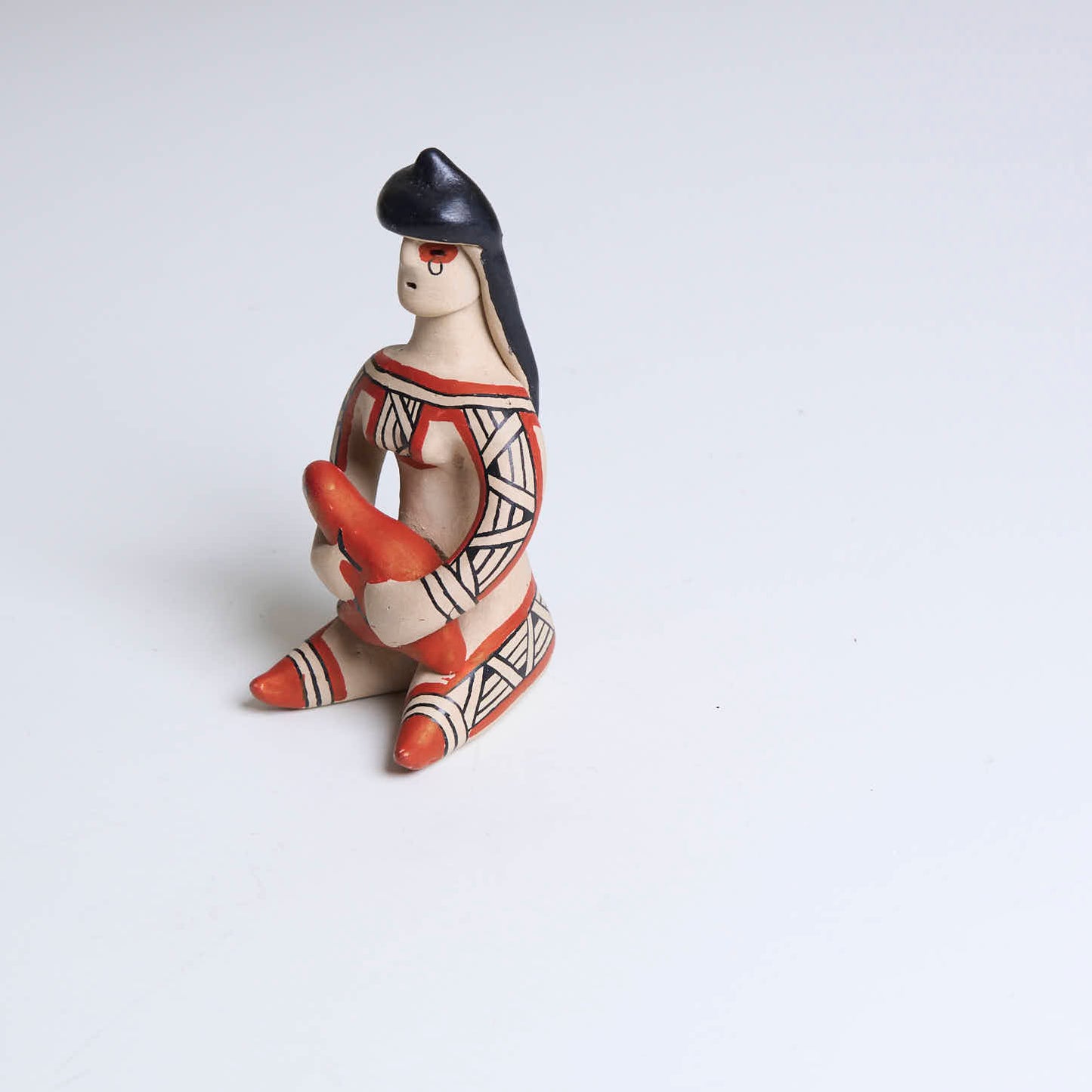 Boneca de cerâmica Ritxoko Povo Karajá