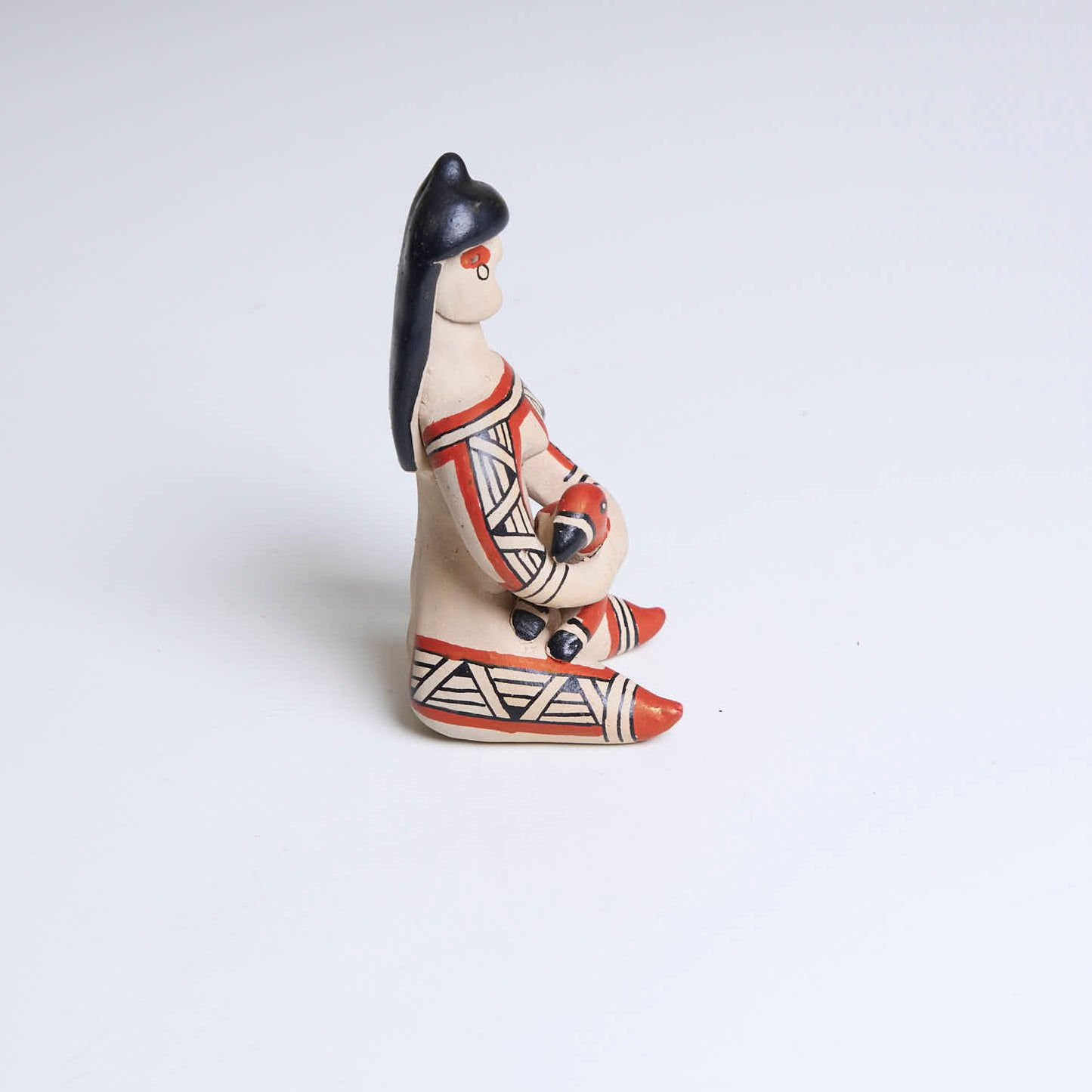 Boneca de cerâmica Ritxoko Povo Karajá