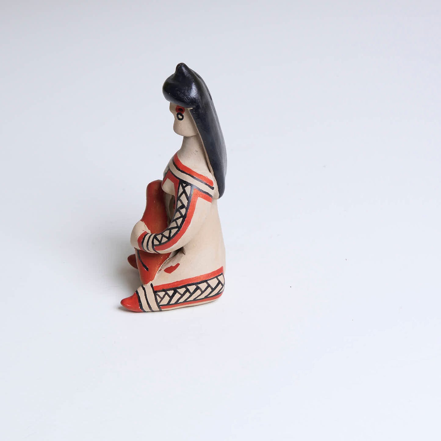 Boneca de cerâmica Ritxoko Povo Karajá