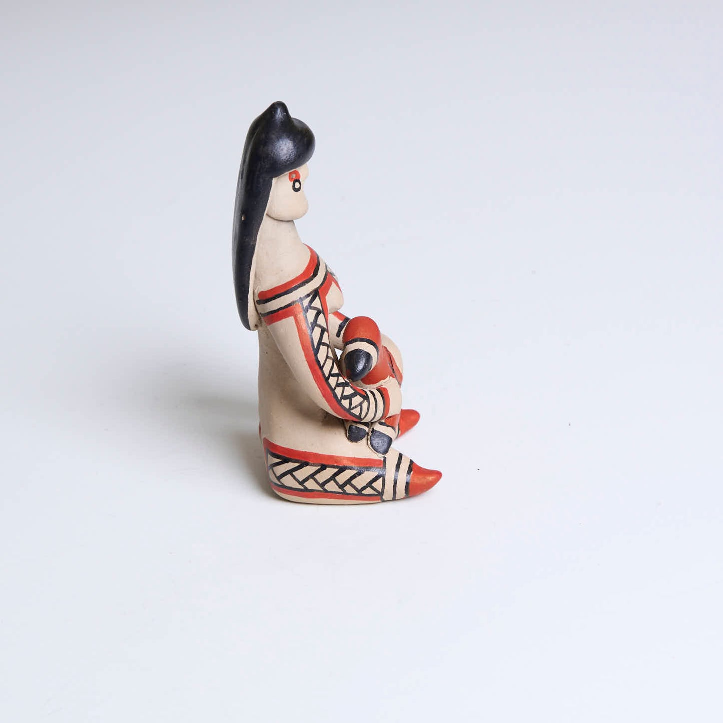 Boneca de cerâmica Ritxoko Povo Karajá
