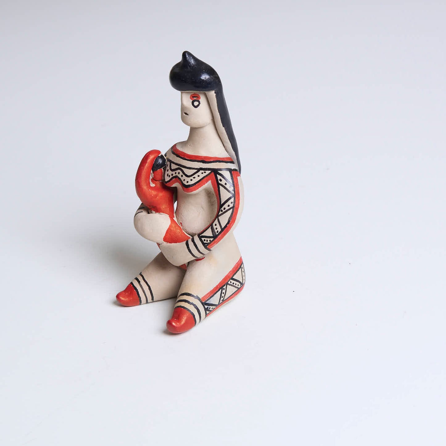 Boneca de cerâmica Ritxoko Povo Karajá