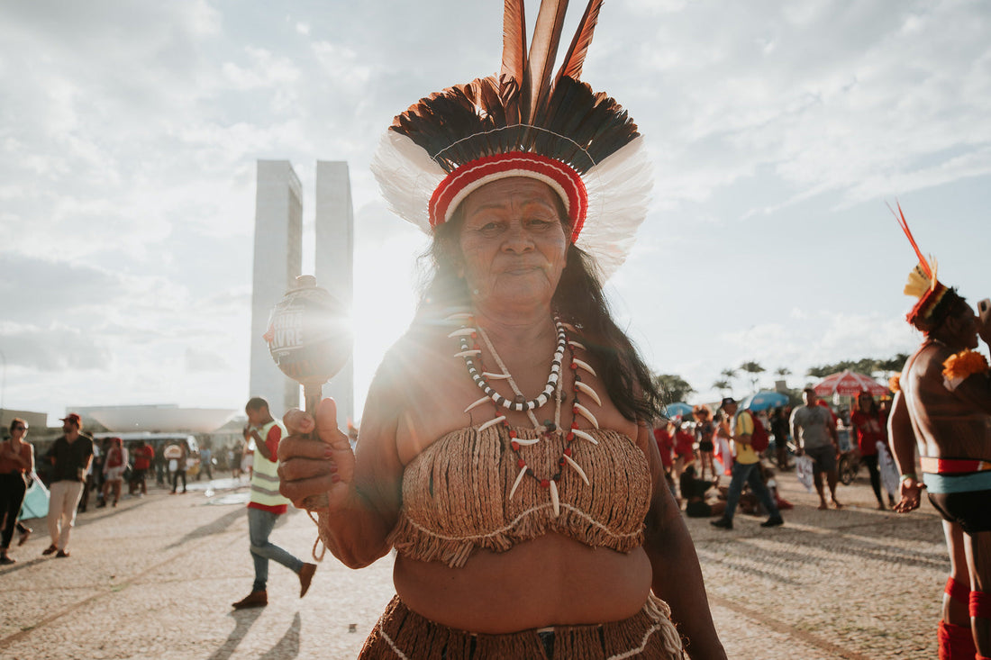Valorizada no exterior, esquecida em casa: a realidade da arte indígena brasileira