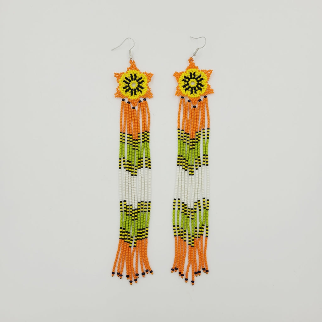 Brinco de Miçanga Amarelo Laranja Preto Verde e Branco Povo Kanela