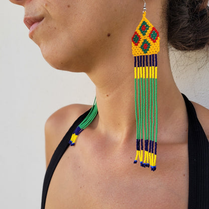 Brinco de Miçanga Verde Amarelo Azul Povo Kanela