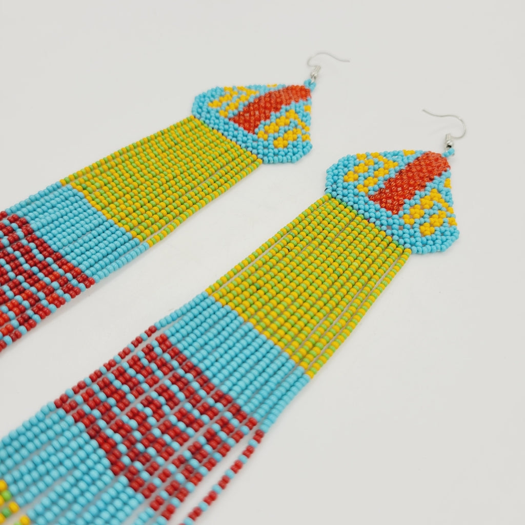 Brinco de Miçanga Amarelo Vermelho Verde e Azul Povo Kanela