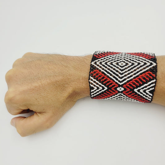 Pulseira de Miçanga Branca Preta  e Vermelho Fio de Nylon Povo Kayapó