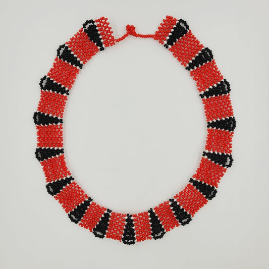 Colar Kayapó Vermelho e Preto de Miçanga