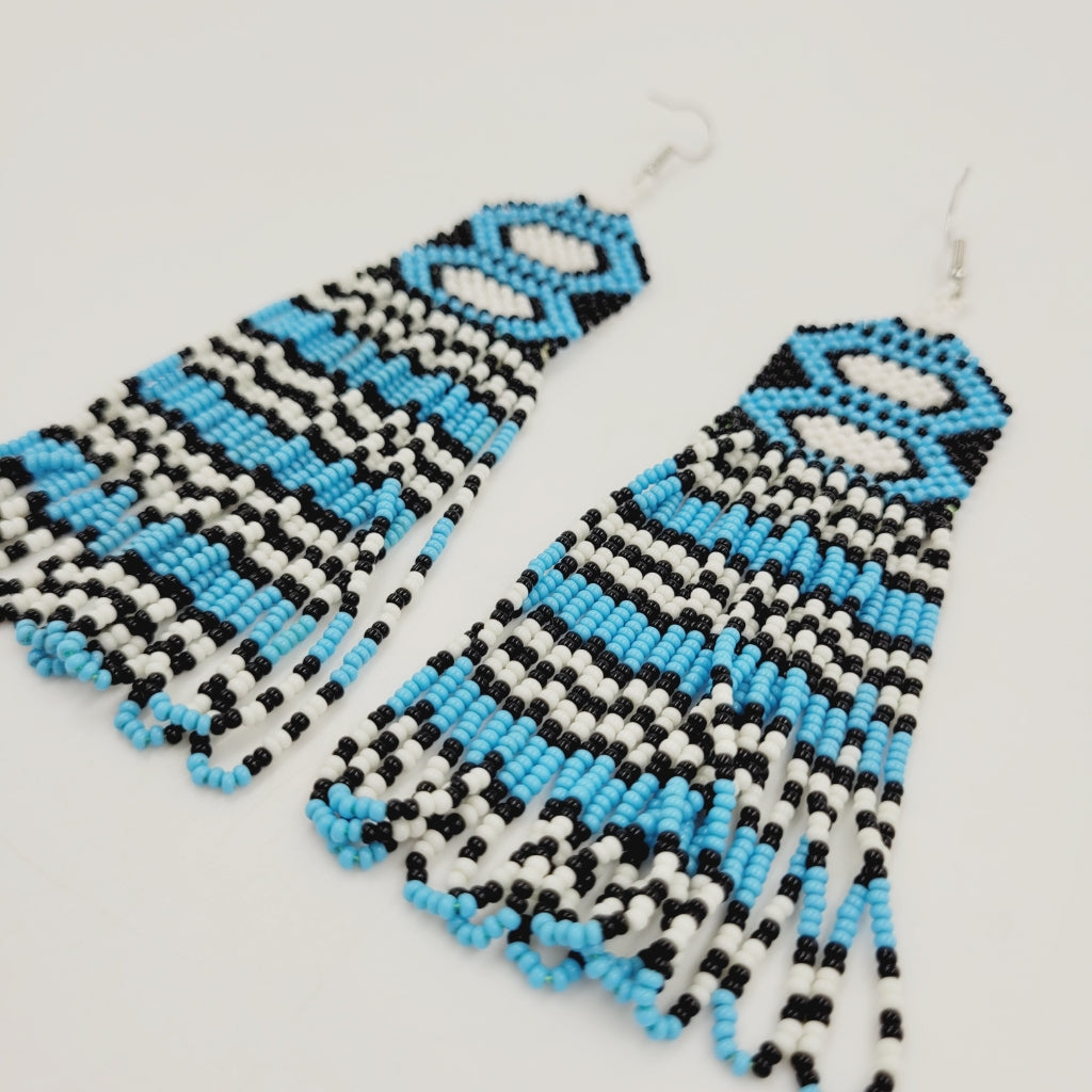 Brinco Azul de Miçanga de Vidro Kayapó