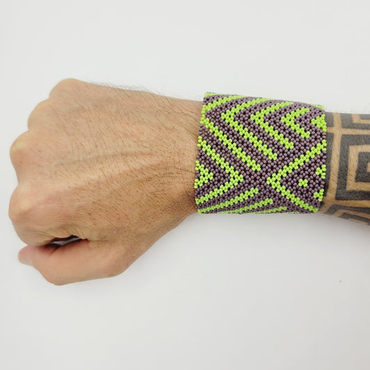 Pulseira Lilás e Verde de Miçanga Kayapó