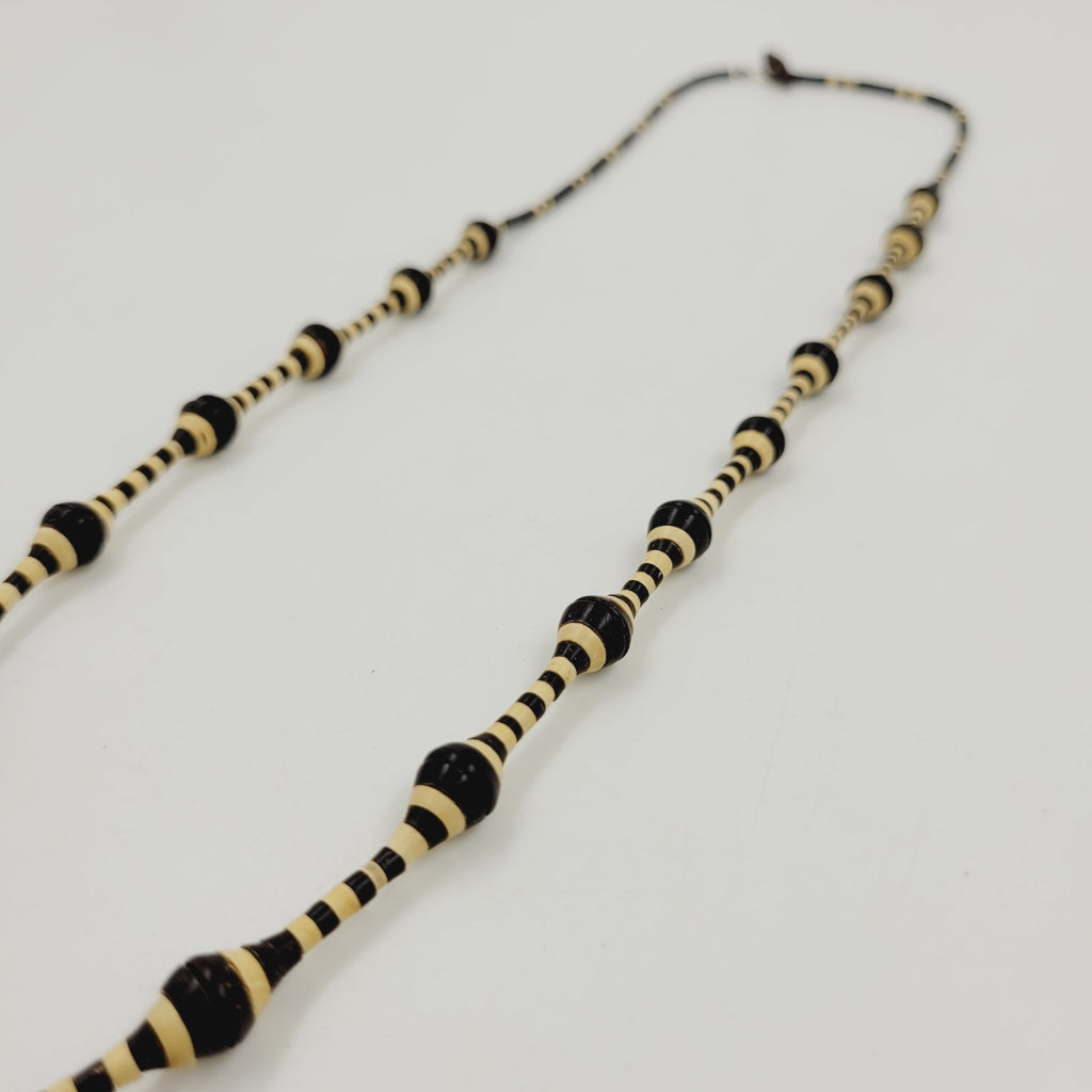 Colar Povo Rikbaktsa Branco e Preto