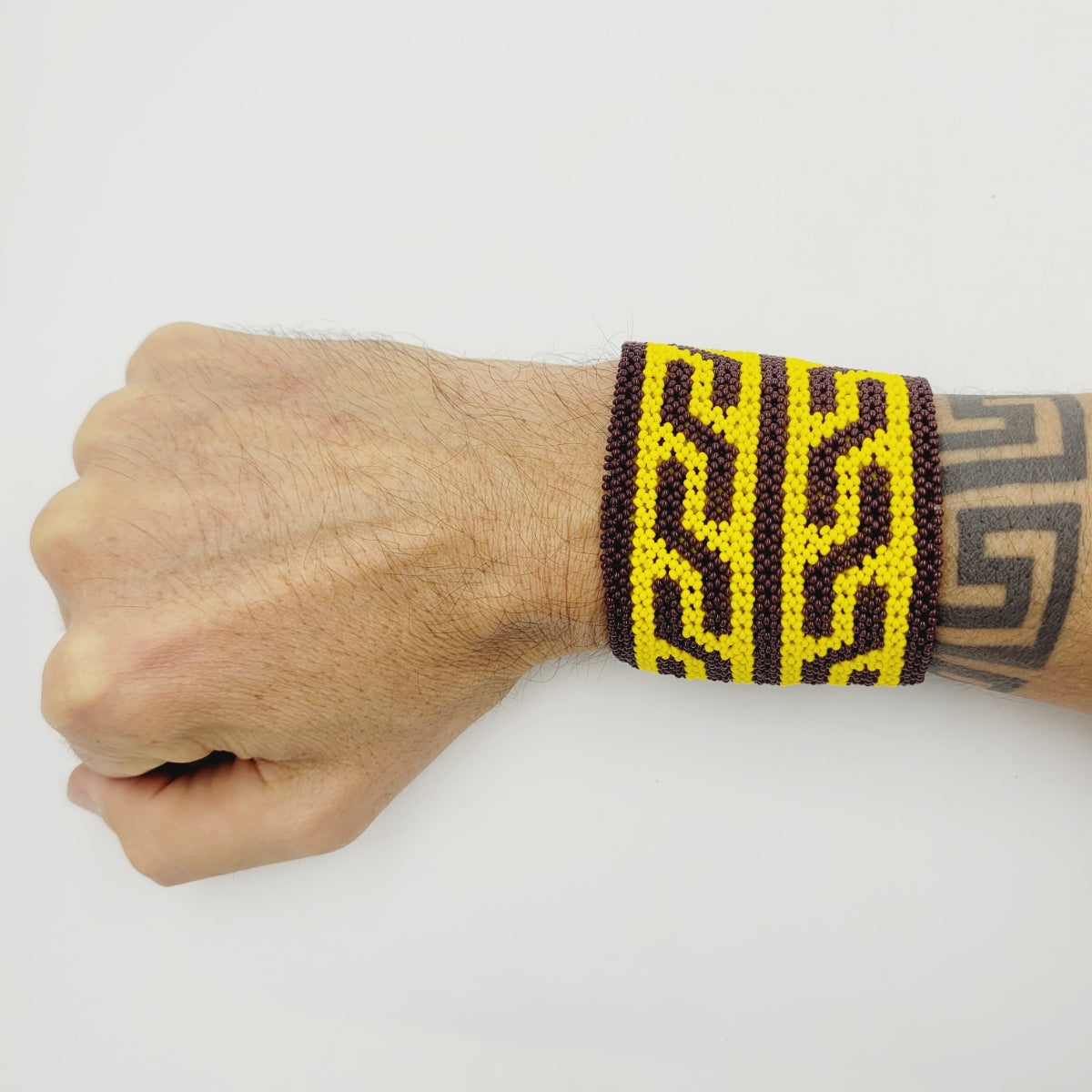 Pulseira indígena de Miçanga Amarela