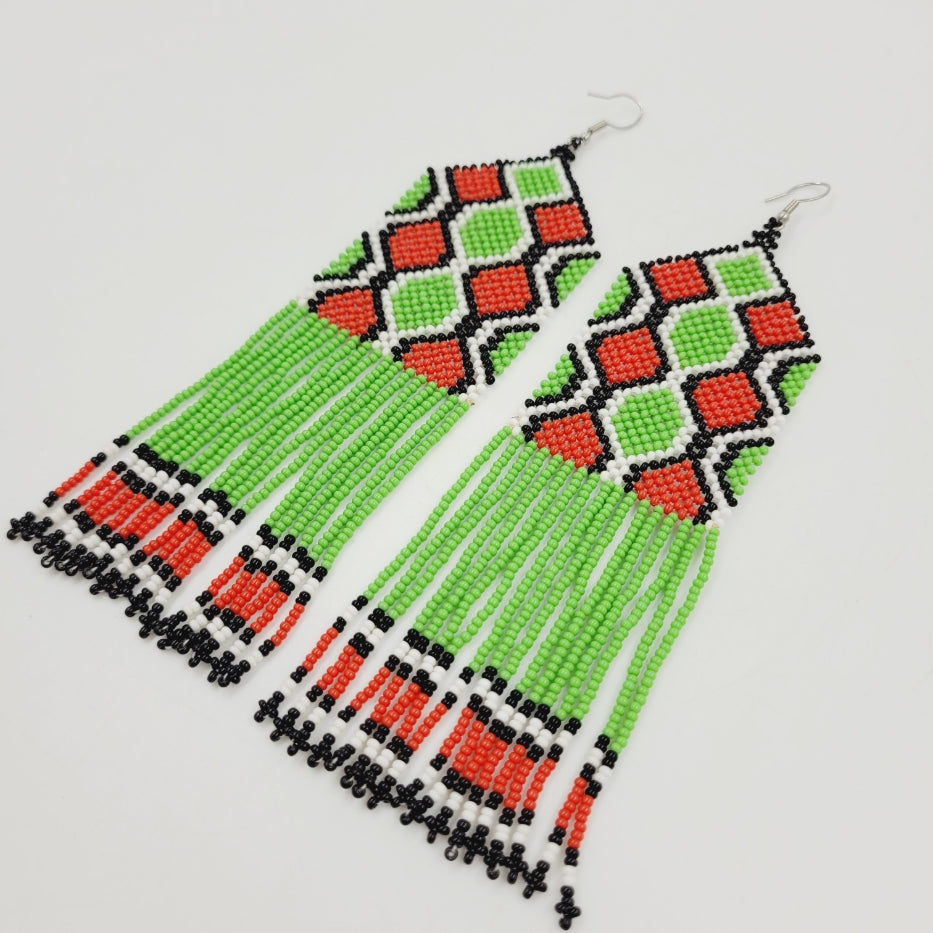 Brinco Verde e Vermelho de Miçanga Kayapó