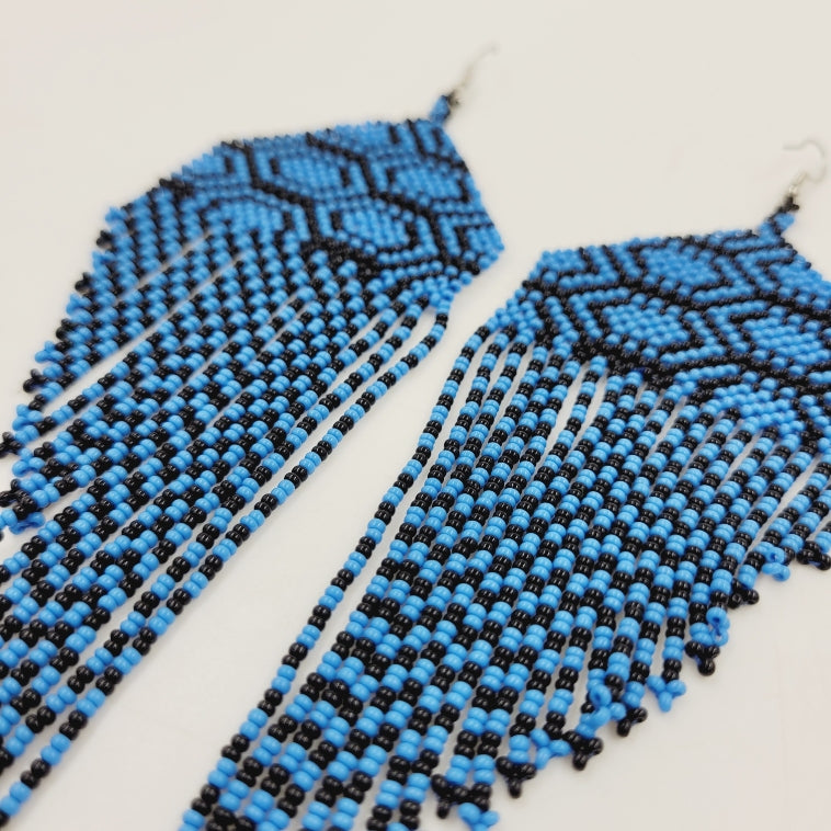 Brinco Azul de Miçanga Kayapó