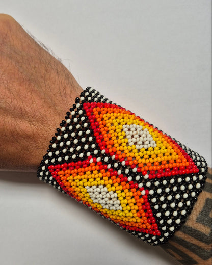Pulseira de Miçanga Preto Branco Vermelho fio Elástico Povo Kamayurá