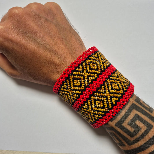 Pulseira de Miçanga Marrom Preto e Vermelho fio Elástico Povo Kamayurá