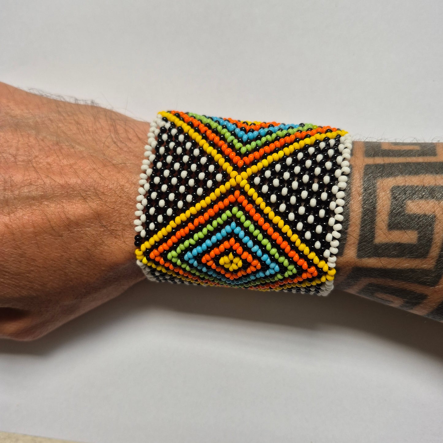 Pulseira de Miçanga Colorida fio Elástico Povo Kamayurá