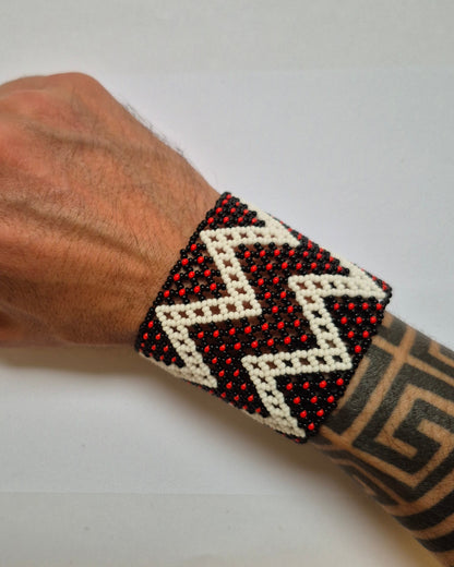 Pulseira de Miçanga  Branca Preta e Vermelha Fio Elástico Povo Mehinako