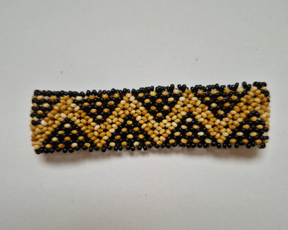 Pulseira de Miçanga Bege e Preta Fio Elástico Povo Mehinako