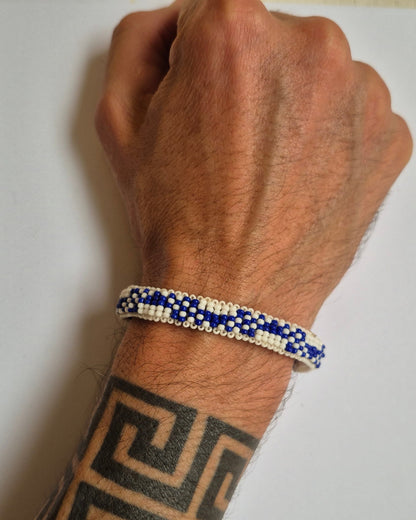 Pulseira de Miçanga Azul e Branca Fio Elástico Povo Mehinako