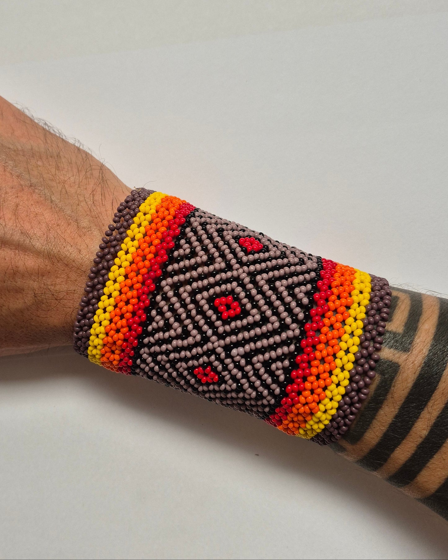 Pulseira de Miçanga Colorida fio Elástico Povo Kamayurá